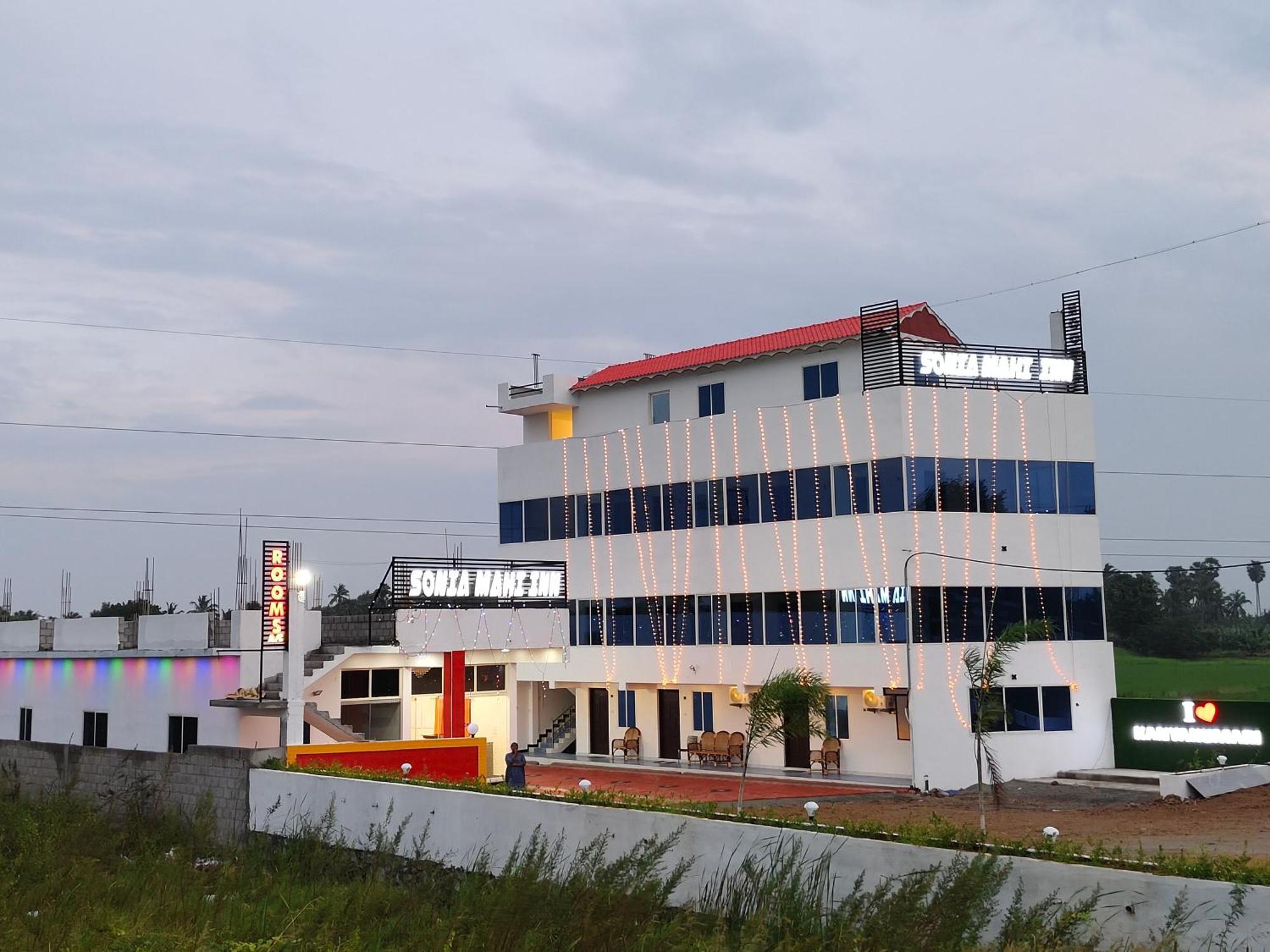Hotel Sonia Mahi Inn Канякумари Екстериор снимка