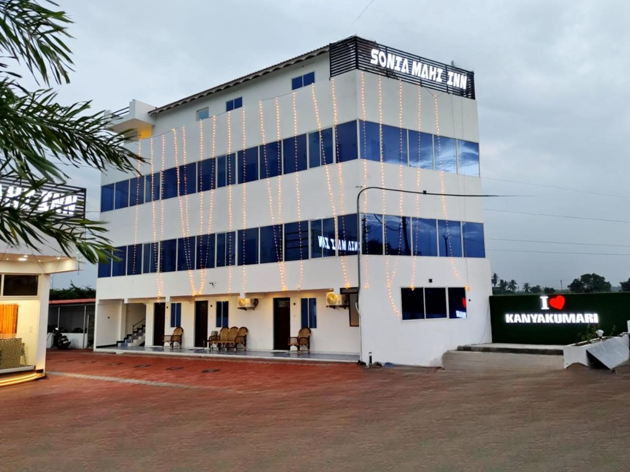 Hotel Sonia Mahi Inn Канякумари Екстериор снимка