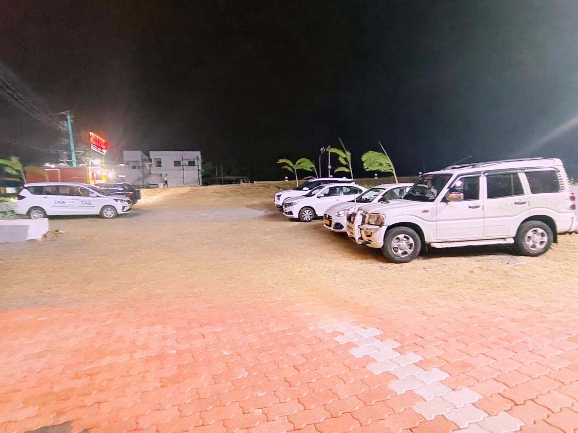 Hotel Sonia Mahi Inn Канякумари Екстериор снимка